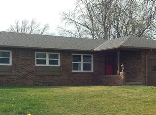 1211 N Sunset Dr, Wichita, KS 67212