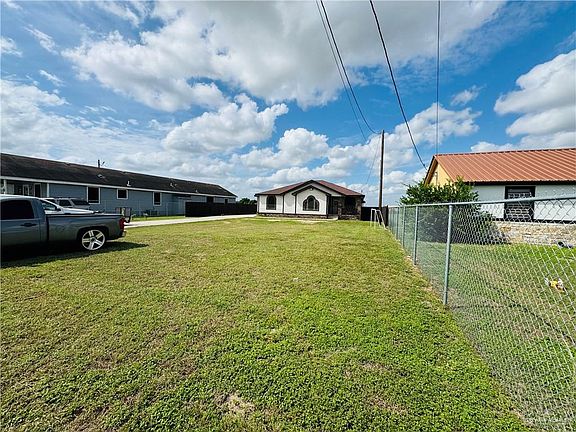 3rd image of 4707 Melody Ln