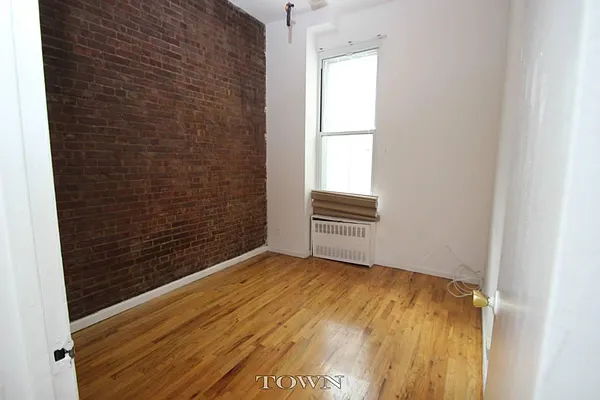 Rented by Town Residential | media 15