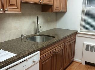 7814 226th St, Oakland Gardens, NY 11364