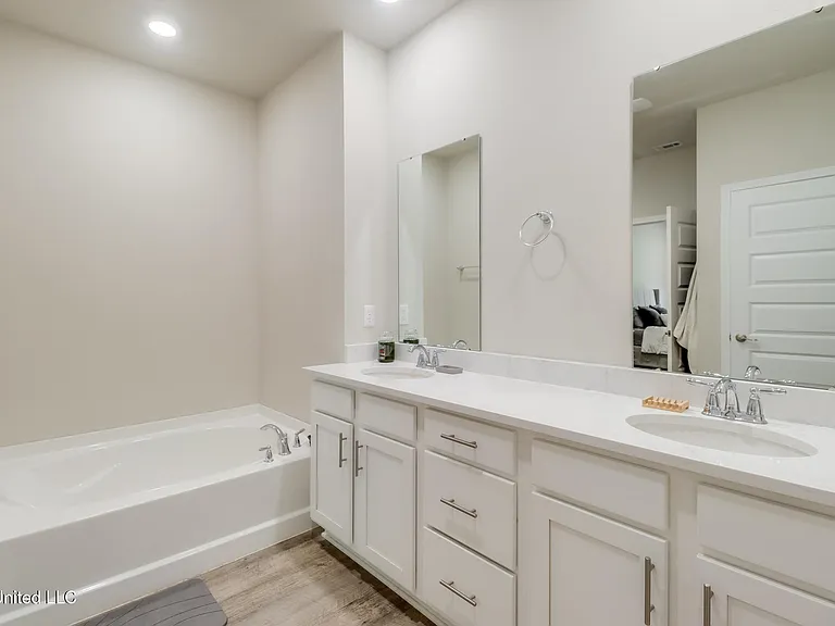 7820 Coral Ln — Photo 18