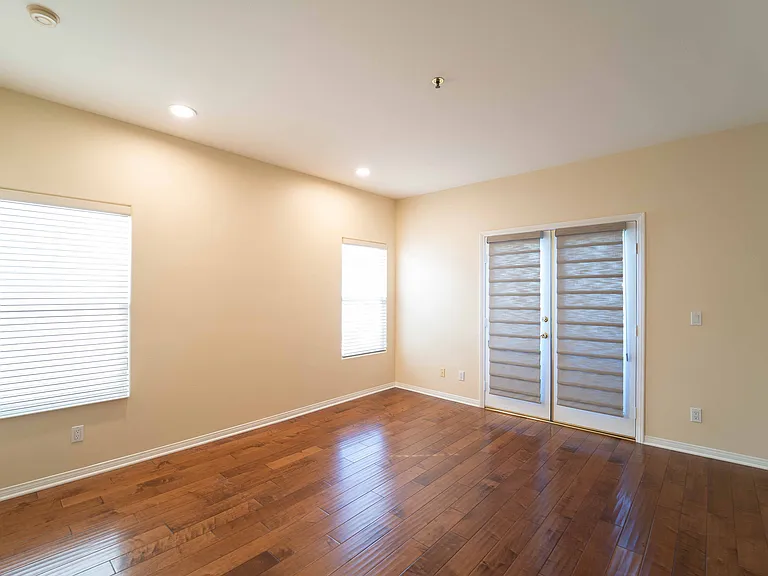 12011 Goshen Ave #202 — Photo 24
