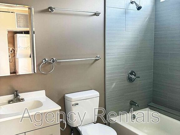 4th image of 1407 Pensacola St #103