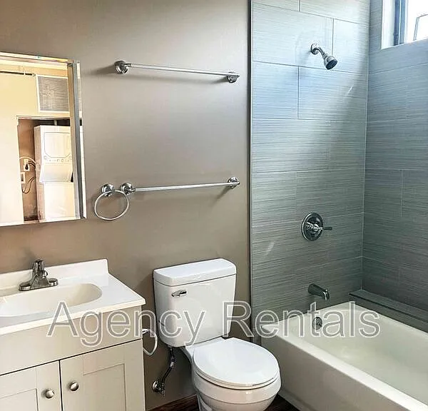 1407 Pensacola St #403 — Photo 4