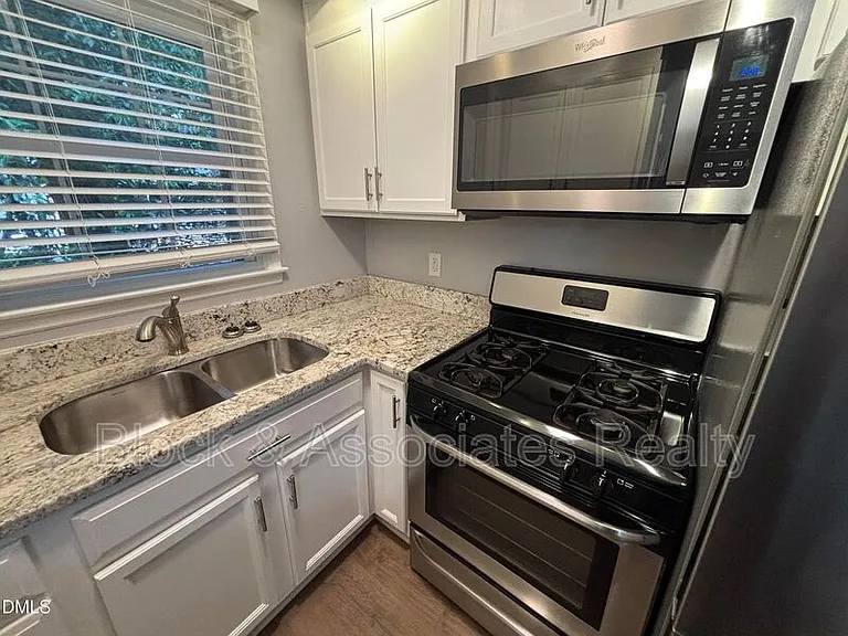 4808 Blue Bird Ct #D — Photo 24