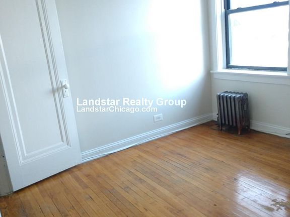 3rd image of 6376 N Hermitage Ave #2