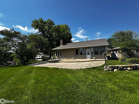 5th image of 827 Lakeview Dr