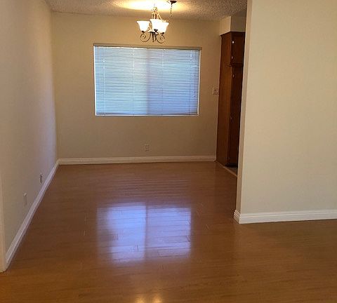 3rd image of 11006 Kling St #1