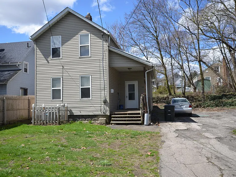 130 Roswell St — Photo 1