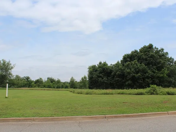 205 Stonegate Dr, Albany, GA 31721