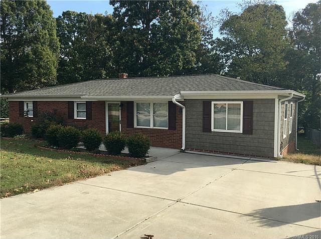 1st image of 2402 Ashe Ave