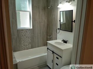 5948 S La Salle St FLOOR 1, Chicago, IL 60621