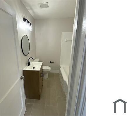 3rd image of 941 32nd St