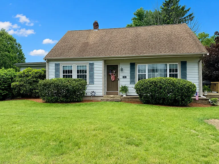 101 Mann St — Photo 42