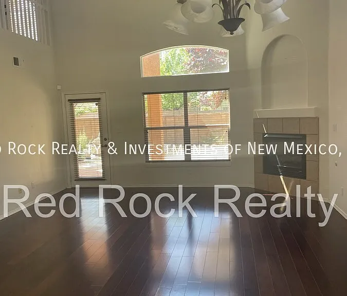 7204 Deer Canyon Ave NE — Photo 2