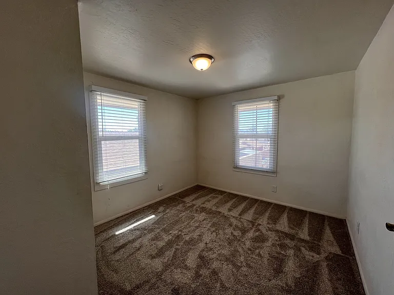 624 W Pinkley Ave #D — Photo 16