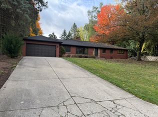 1295 Fieldway Ct, Bloomfield Hills, MI 48302