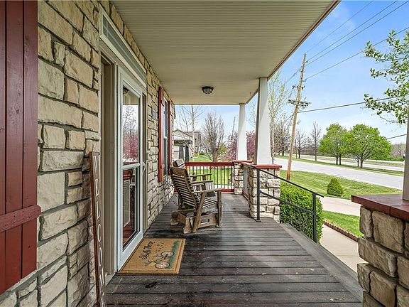 5th image of 1680 Southview Dr