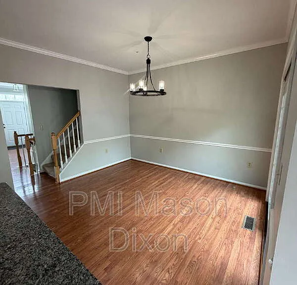2404 Sandwich Ct — Photo 4
