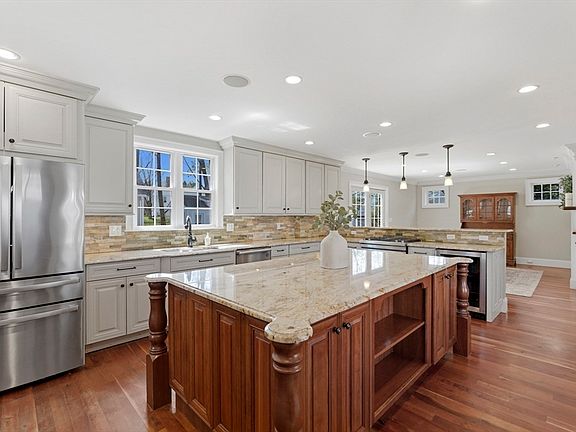 5th image of 41 Stone St #41