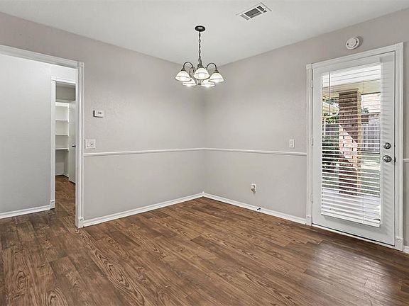 4th image of 1109 SW 133rd St