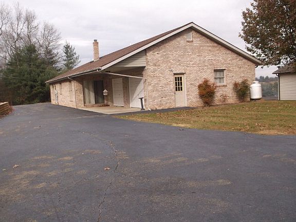 5th image of 235 Forest Ln