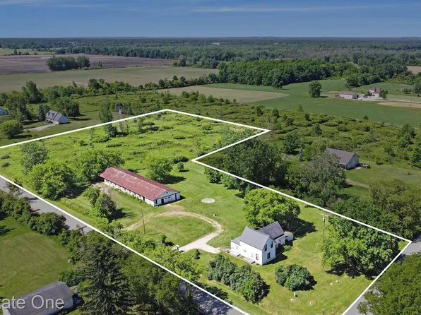 1737 Sperry Rd, Allenton, MI 48002