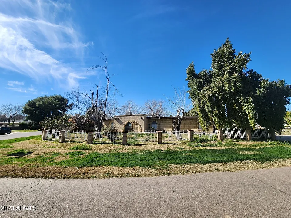802 N Alzora Way