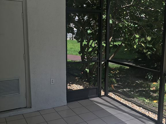 5th image of 7450 NW 17th St APT 109