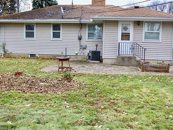 4th image of 900 Winnetka Ave S