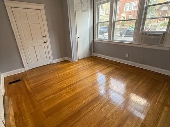 621 Columbia Avenue image 4 of 9