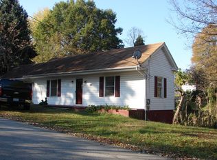 213 Carroll St, Eden, NC 27288