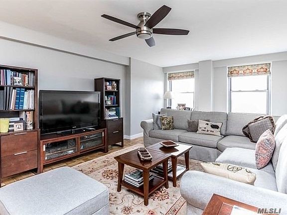 3rd image of 12510 Queens Blvd APT 1801