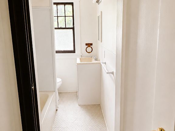 2nd image of 1737 Saint Paul St #Dwr