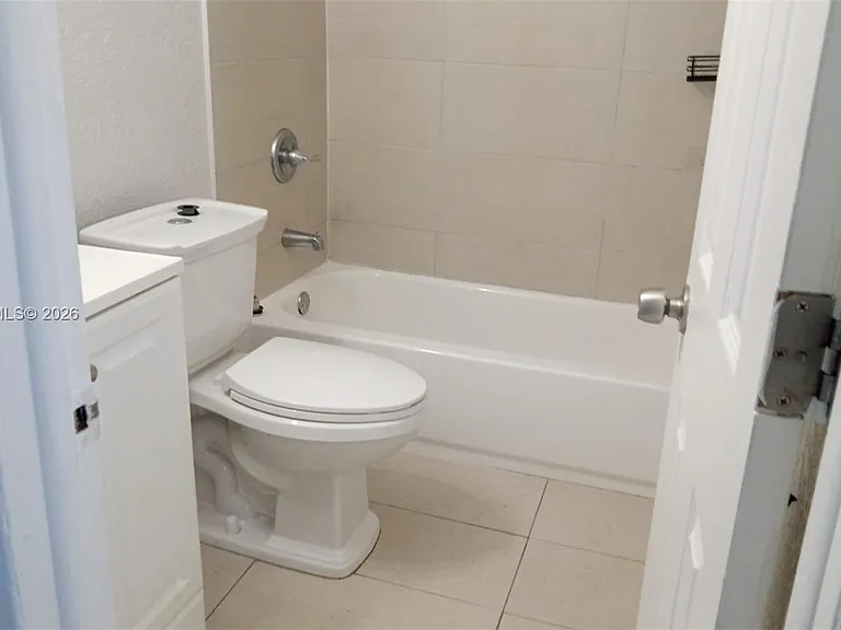 620 NW 8th Ave #6 — Photo 12