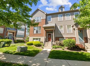 210 Station Park Cir, Grayslake, IL 60030