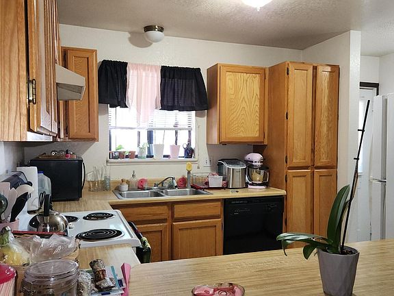 5th image of 910 24th St