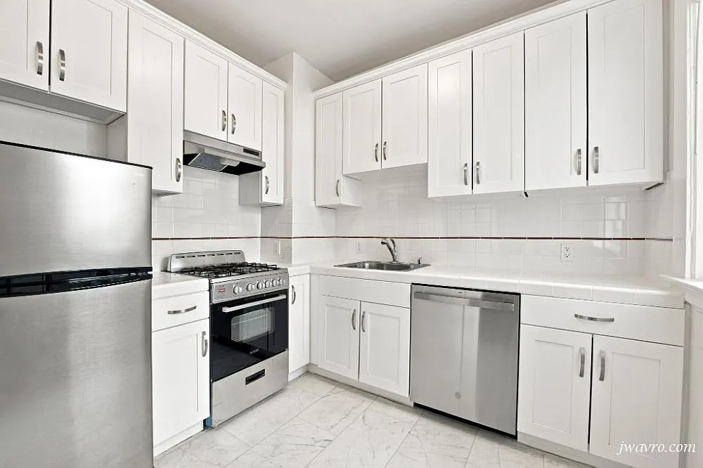 Must See Remodeled Prime Nob Hill Studio! — Photo 1
