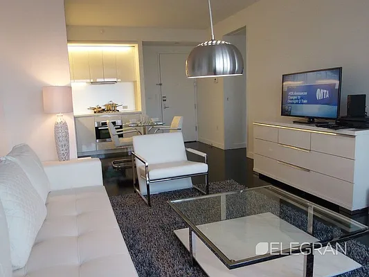 Rented by (Legacy) Elegran | media 3