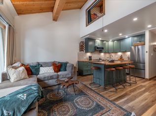 2000 N Village Dr APT 311, Truckee, CA 96161