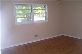 5th image of 528 Bellevue Ave