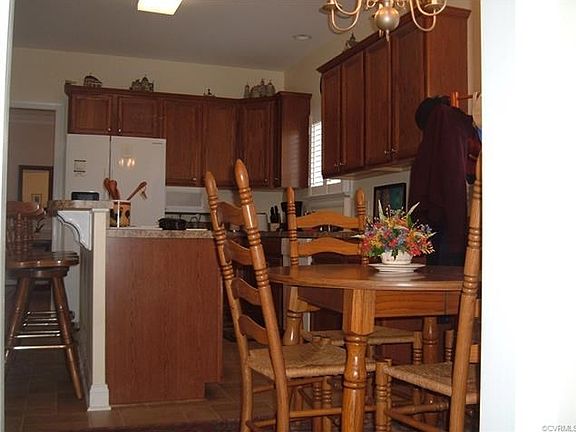 2nd image of 3894 Grove Tavern Ln