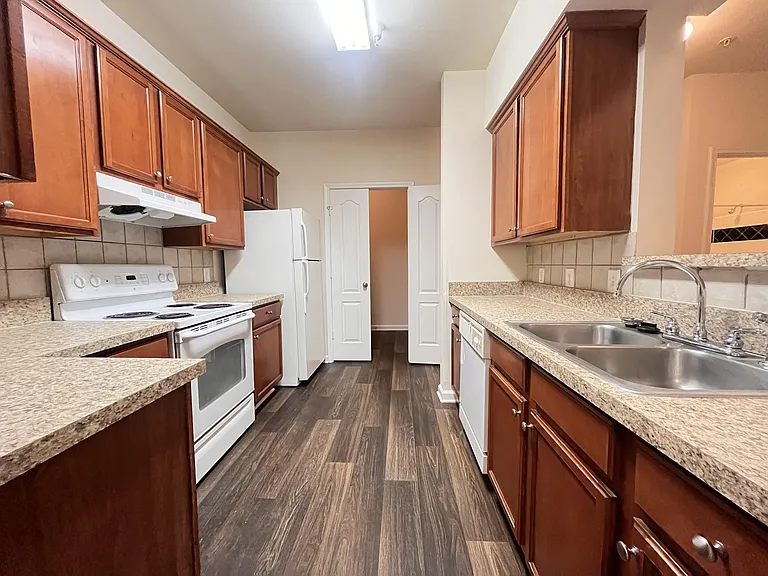 Wesley Kensington Apartments at Stonecrest — Photo 176