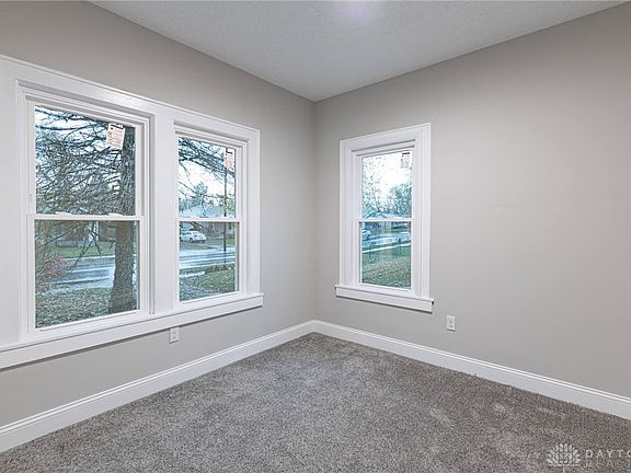 4th image of 2113 Winton St