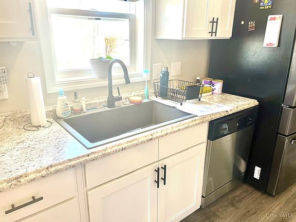 4th image of 69 E College St