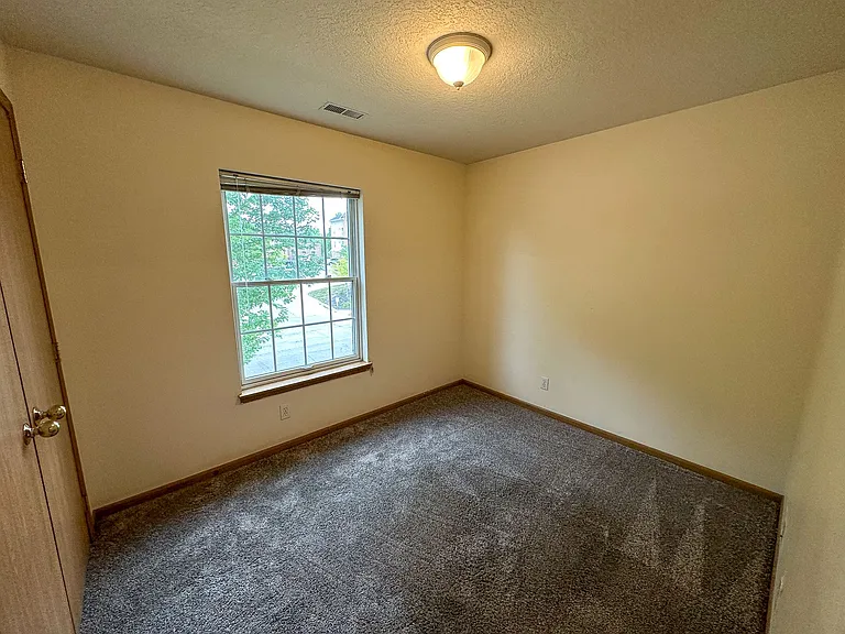 121 Beach Avenue — Photo 18