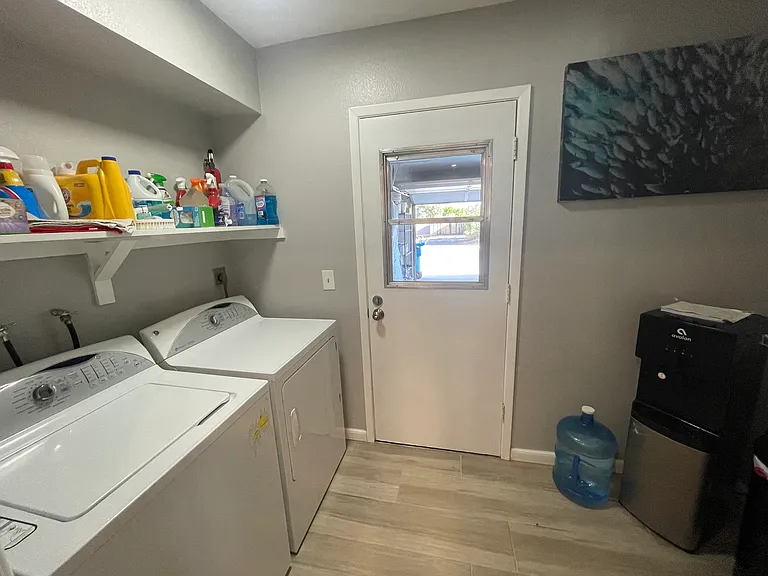 833 E Marconi Ave — Photo 21
