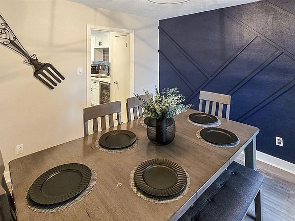 4th image of 22531 John Rolfe Ln