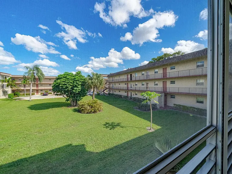 701 Lori Dr #209 — Photo 21