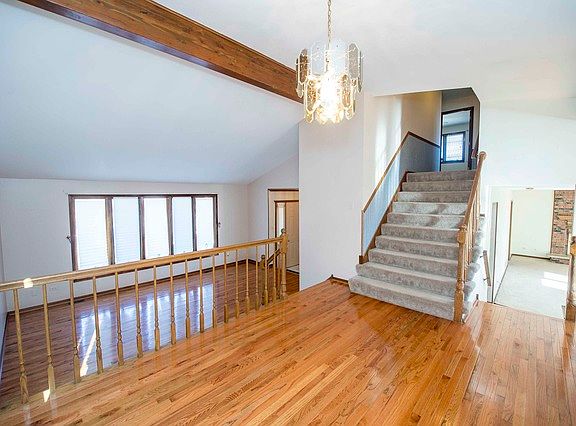 5th image of 9031 W 169th Pl